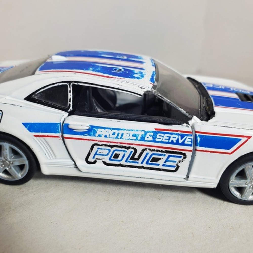 Kinsmart 2014 Chevrolet Camaro‎ Police Car 1:38 Scale Die-Cast Model